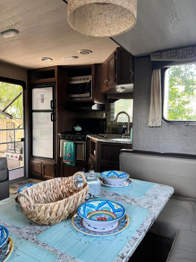 Rv Camper Paradise On The Wheels In Clearwater Beaches Largo Zewnętrze zdjęcie