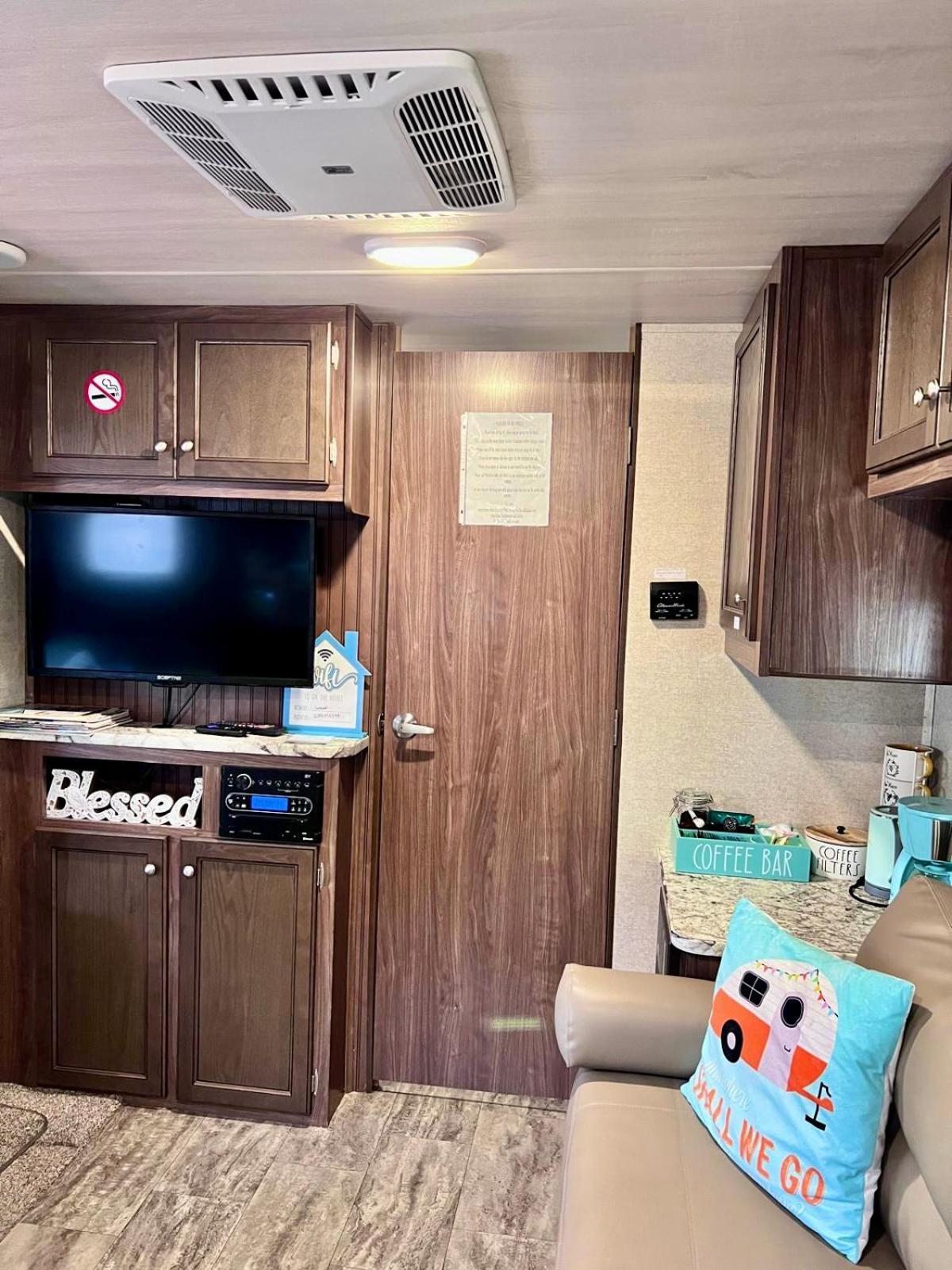 Rv Camper Paradise On The Wheels In Clearwater Beaches Largo Zewnętrze zdjęcie